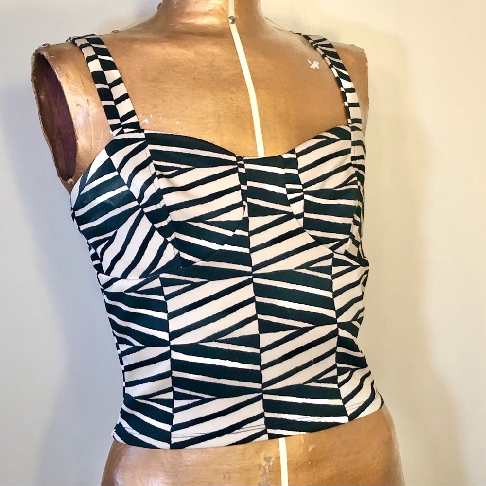 Charlotte Russe Black & Pink Sleeveless Crop Top